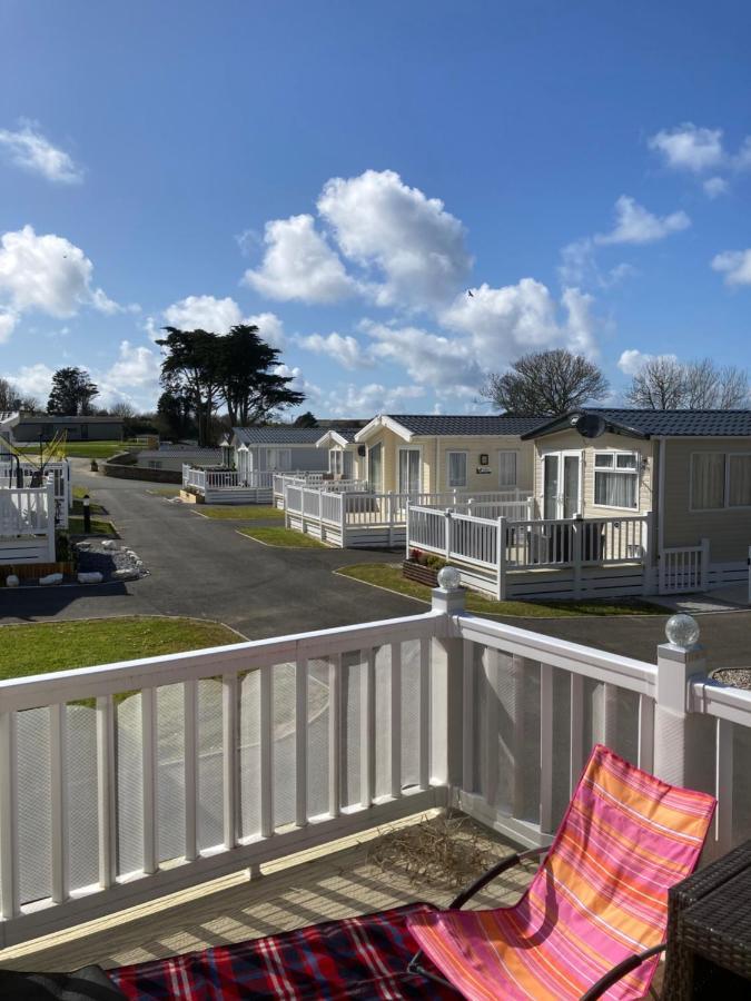 Mollys Retreat Pet Friendly Three Bed Caravan With Small Garden Newquay Bay Resort Quieter Area Of Park Buitenkant foto