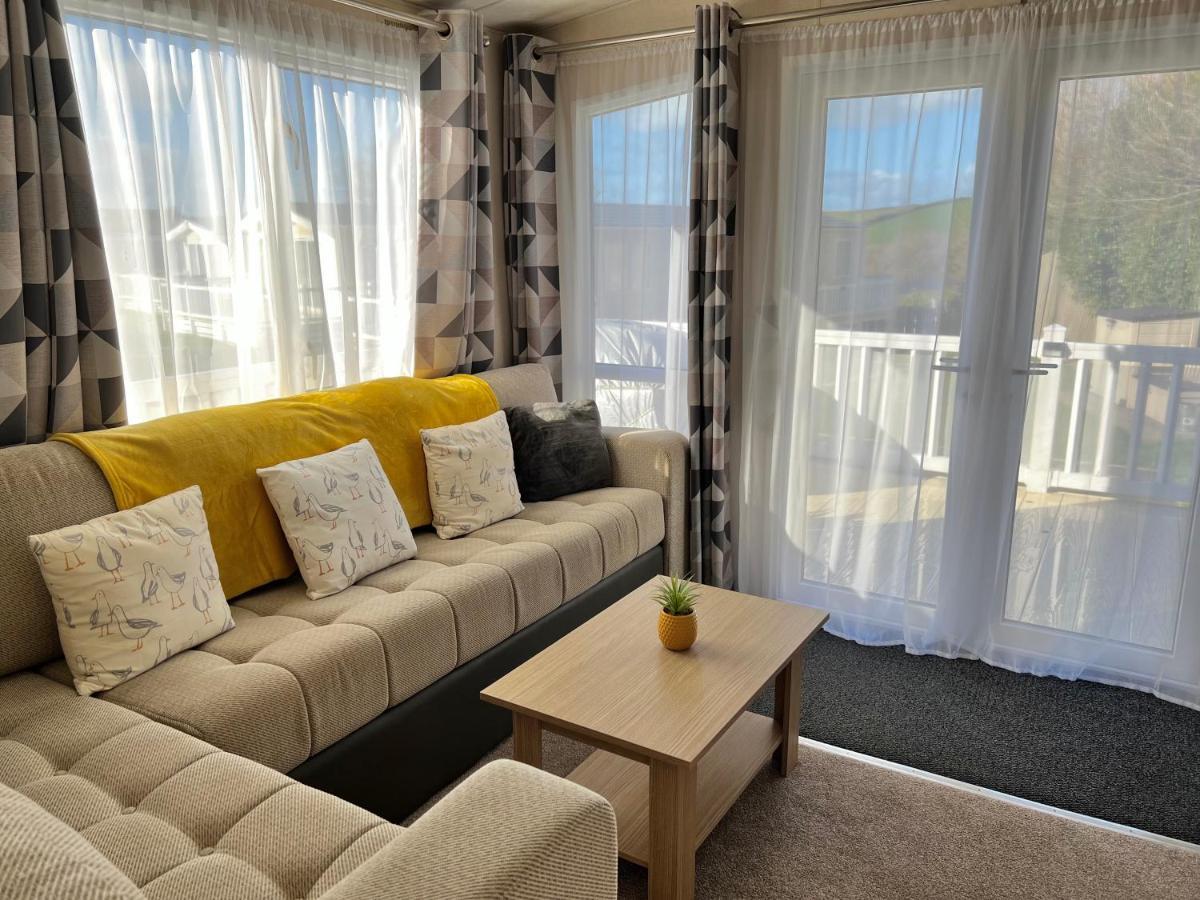 Mollys Retreat Pet Friendly Three Bed Caravan With Small Garden Newquay Bay Resort Quieter Area Of Park Buitenkant foto