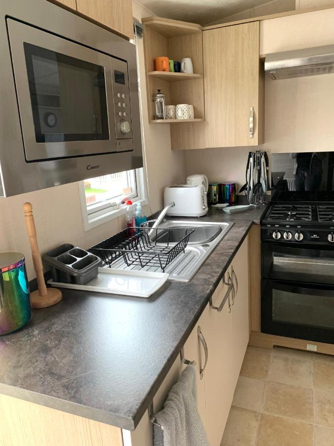 Mollys Retreat Pet Friendly Three Bed Caravan With Small Garden Newquay Bay Resort Quieter Area Of Park Buitenkant foto