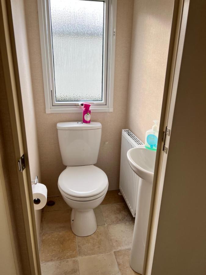 Mollys Retreat Pet Friendly Three Bed Caravan With Small Garden Newquay Bay Resort Quieter Area Of Park Buitenkant foto