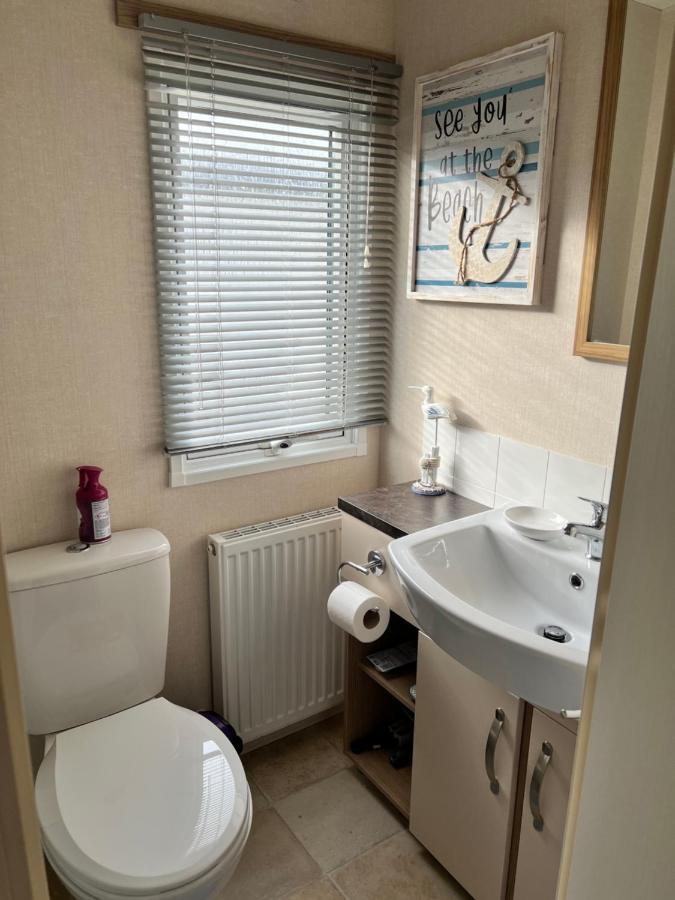 Mollys Retreat Pet Friendly Three Bed Caravan With Small Garden Newquay Bay Resort Quieter Area Of Park Buitenkant foto