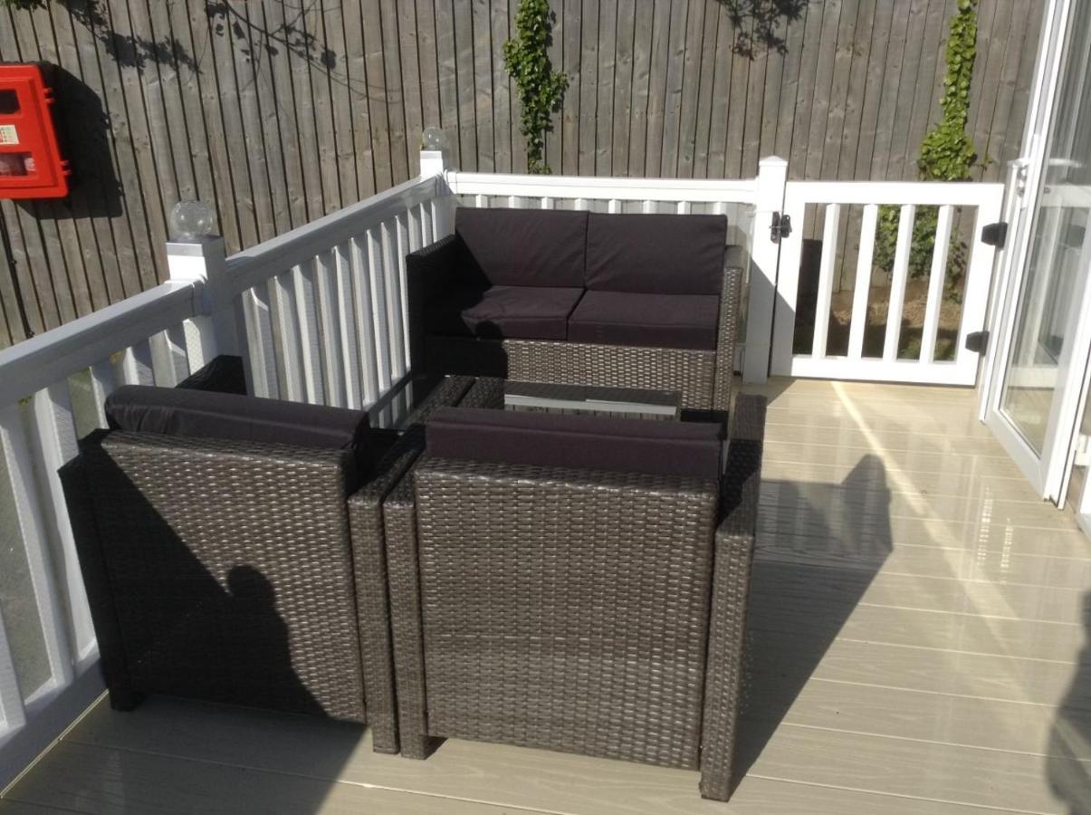 Mollys Retreat Pet Friendly Three Bed Caravan With Small Garden Newquay Bay Resort Quieter Area Of Park Buitenkant foto