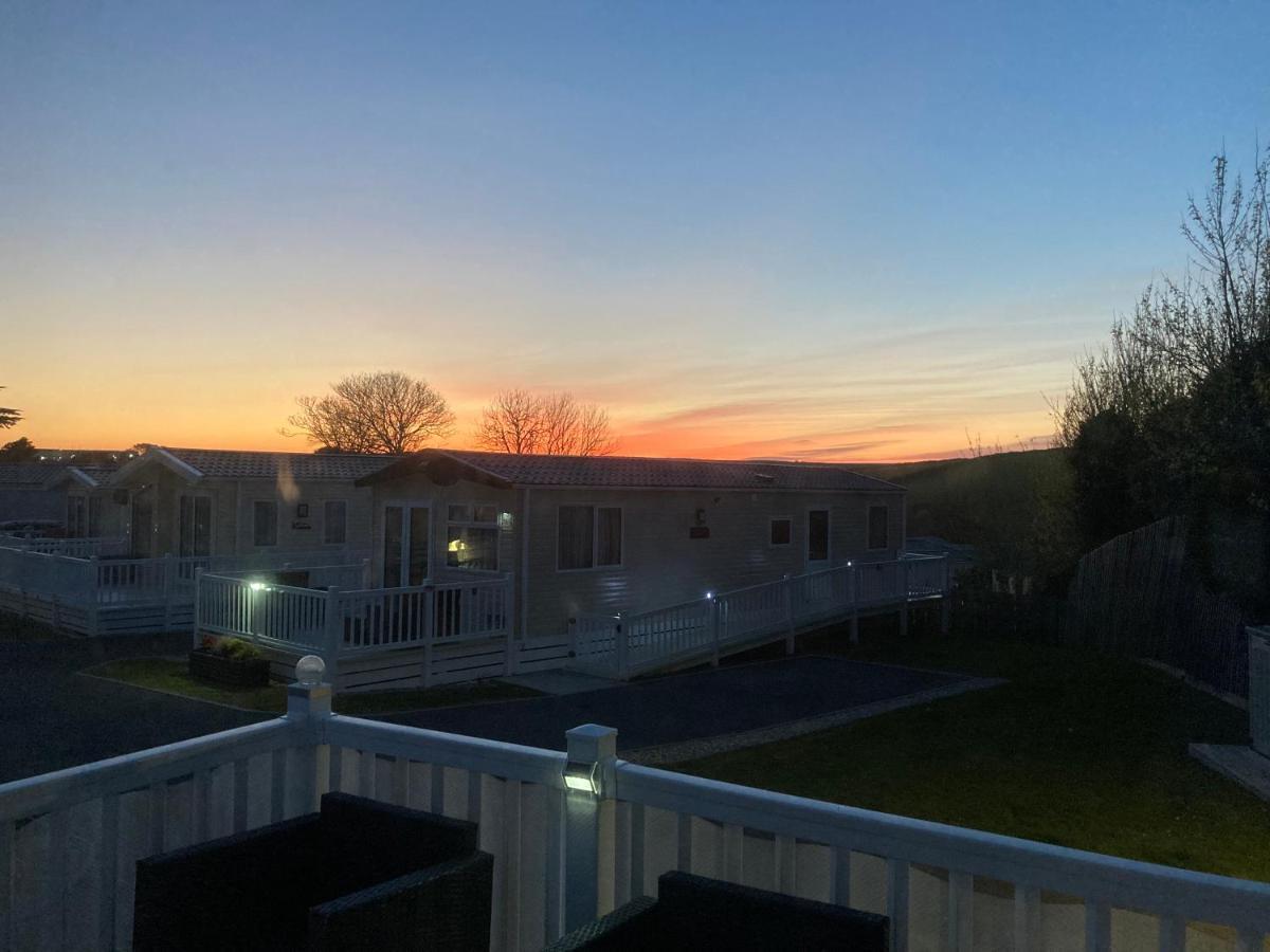 Mollys Retreat Pet Friendly Three Bed Caravan With Small Garden Newquay Bay Resort Quieter Area Of Park Buitenkant foto